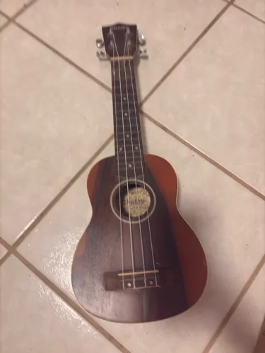 Ukulele Shelby 