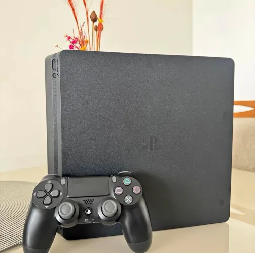 PlayStation 4 Slim 500GB + Controle + FIFA 20 