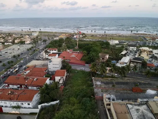 Terreno Comercial 2.371m² Pituaçu Reg. Pinto de Aguiar Patamares e Orla de Salvador Oportu