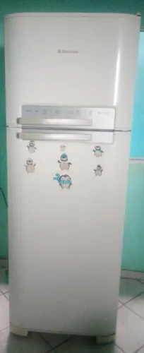Vendo geladeira fros free funcionando perfeitamente