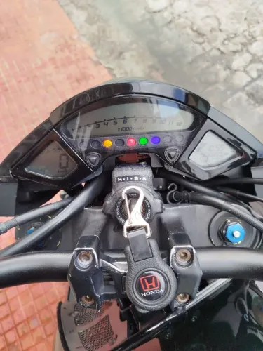 Moto CB 1000r vendo 48.000 aceito troca também 