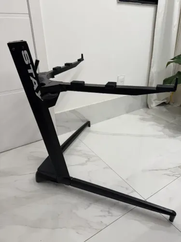 Suporte Stay Piano 700/01 + BAG Stay + Haste flexível para microfone Stay