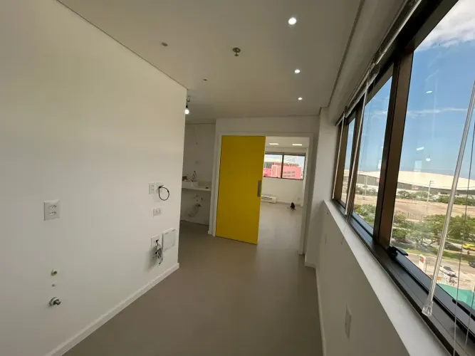 Monte Sua Clínica de Estética/Odontológica em Sala Moderna e Bem Localizada Barra Olímpica