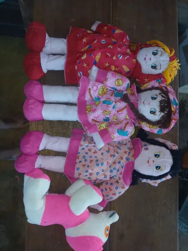 VENDO ESSE LOTE DE PELUCIAS 50,00R TODOS 