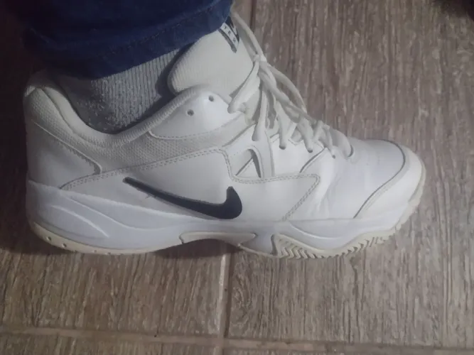 Nike semi novo N/42/43