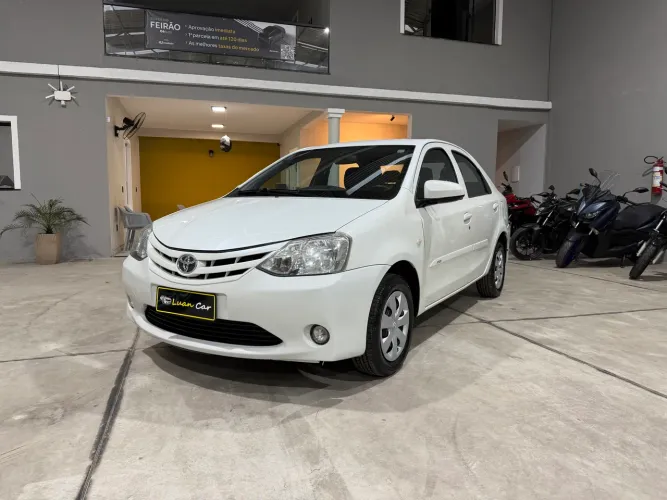 Toyota Etios X Sedan 1.5 Flex 16V 4P Mec. 2016