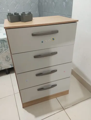 Cômoda Semi Nova 