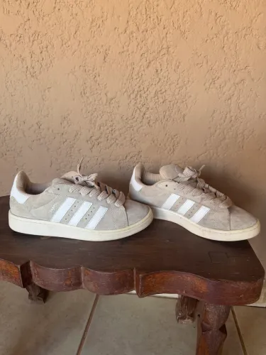 Tênis adidas