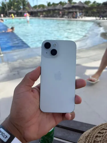 iPhone 15 128GB