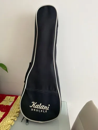 Vende-se Ukulele Kalani Kal200ST usado
