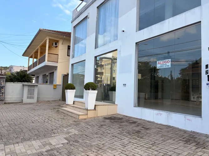 Sala comercial ampla Aventureiro