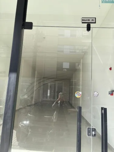 Sala para Locação com 90m² e 125m²