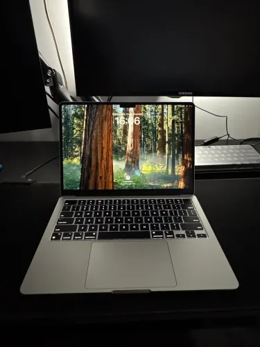MacBook M2