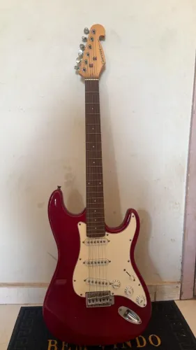 Guitarra Guianni vermelha ótimo estado