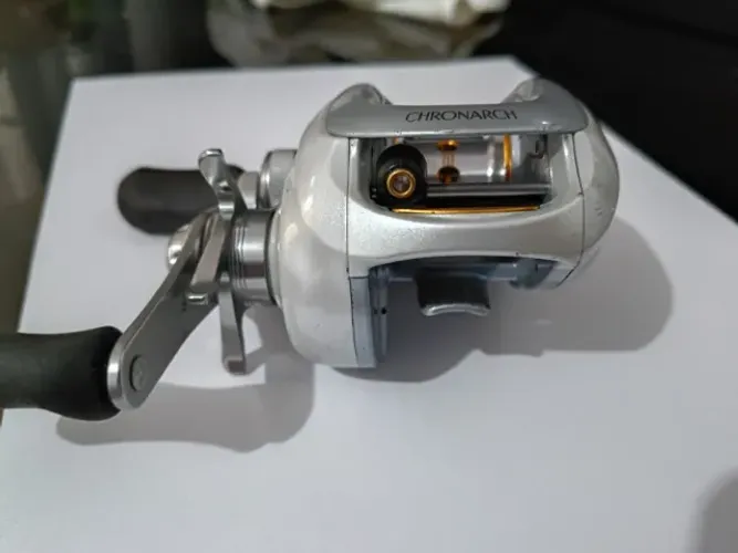 Carretilha Shimano chronarch ch100d7.