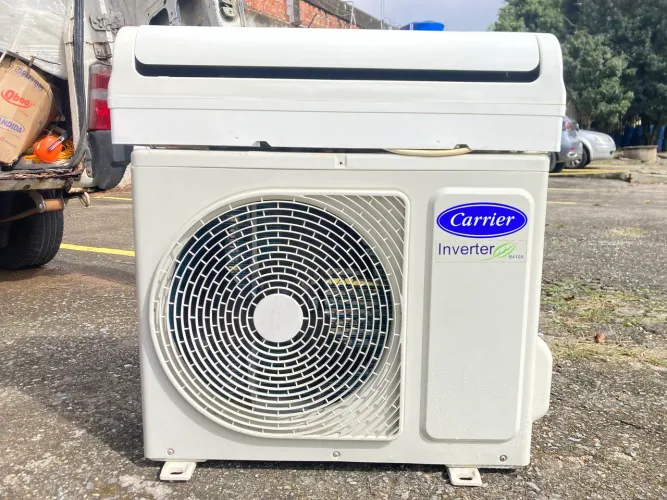 Vendo ar condicionado 9000 Q/F com instalação 