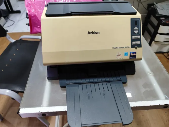 Scanner avision av186a