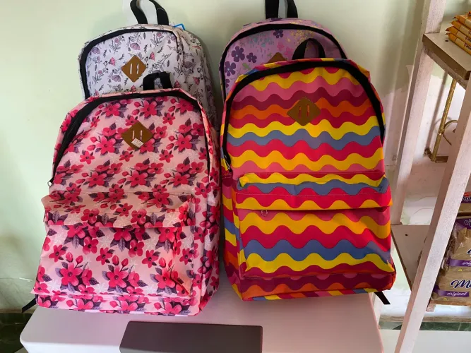 Vendo mochila novas valor 30$
