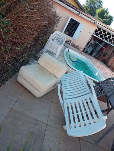 Espreguiçadeira , cadeiras e sofá plástico para piscina