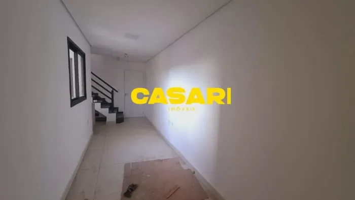Cobertura Nova à Venda em Santo André  2 Dorms, Quintal Privativo e Excelente Localização!