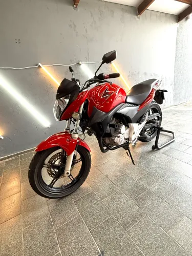 MOTO CB 300cc