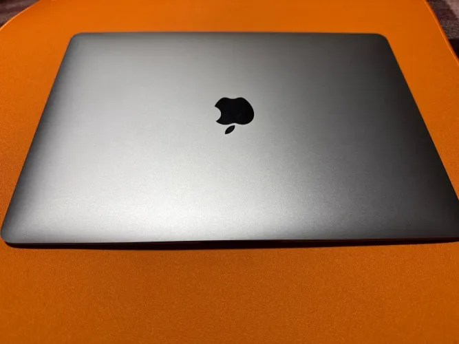 Macbook Air M1 8 GB / 128GB / 95% saúde Bateria / Condições Excelentes