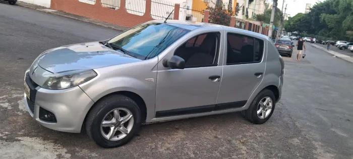 Renault Sandero Authentique Hi-flex 1.0 16V 5P 2014