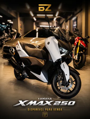 YAMAHA X-MAX 250 - Baixo Km - Impecável