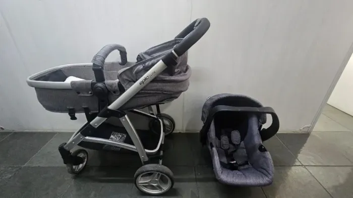 Carrinho de Bebê Moisés Infanti Epic Lite (Bebê Conforto - cortesia)