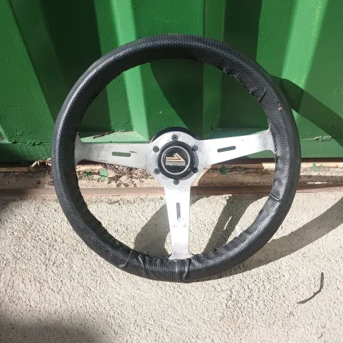 Vendo Volante MOMO