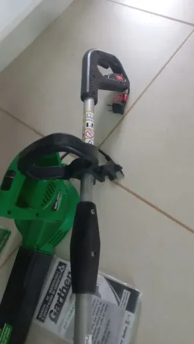 Roçadeira Vonder 1500w,200v ,com dupla saída de Nylon
