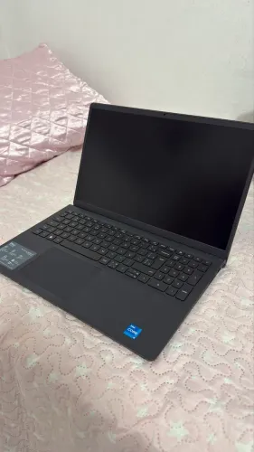 Notebook Dell Inspiron 15 3520 - Intel Core i5 12ª Geração / 8GB RAM / SSD 512GB