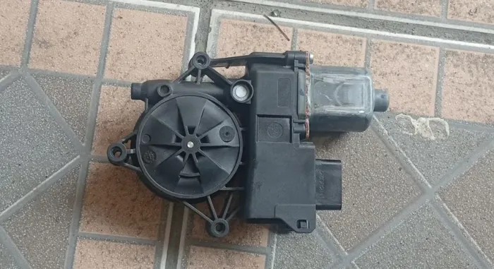 motor elevador porta traseira direita citroen c4 cactus 19/23