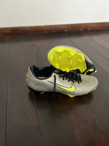 Nike Mercurial Vapor XI (Prata e Amarela)