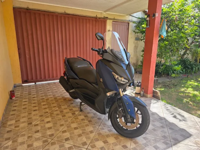 Xmax 250 para locação