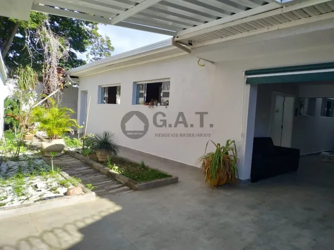 Casa Comercial para Locação em Sorocaba-SP: 3 Quartos, 3 Suítes, 2 Salas, 3 Banheiros, 6 V