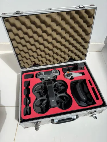 DJI Avata 2 Fly More Combo (2 Baterias) e controle FPV