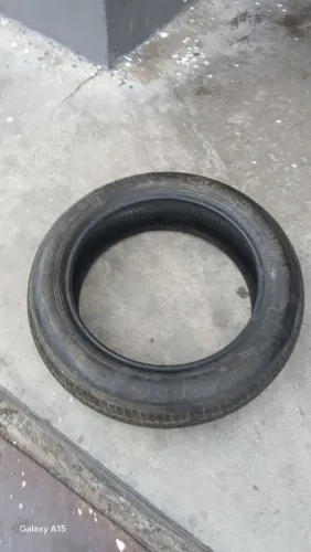 Vendo Pneu fino aro 15