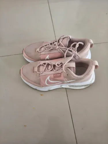 Nike 38 de 900 reais a 400 reais .