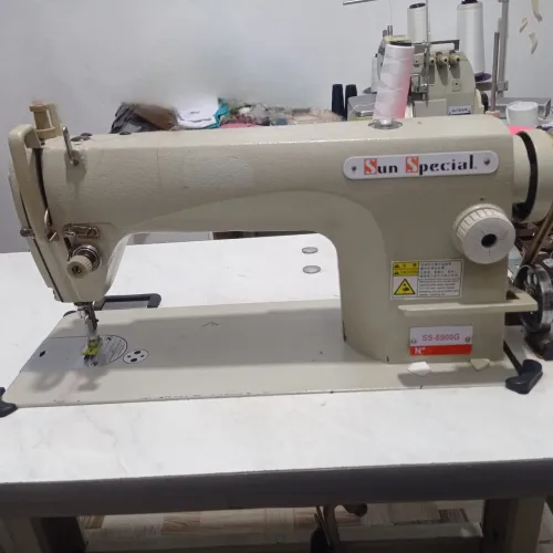 Máquina de Costura Industrial 