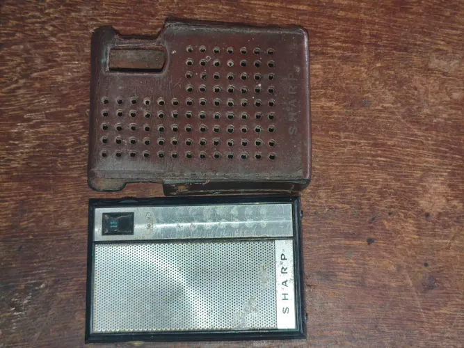 Antigo Rádio Portátil Sharp Não Funciona