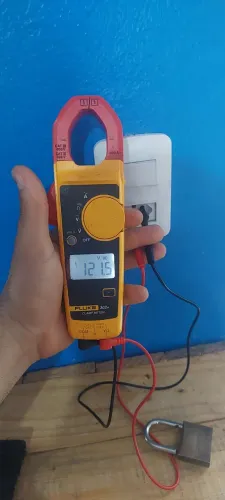 Alicate amperímetro fluke