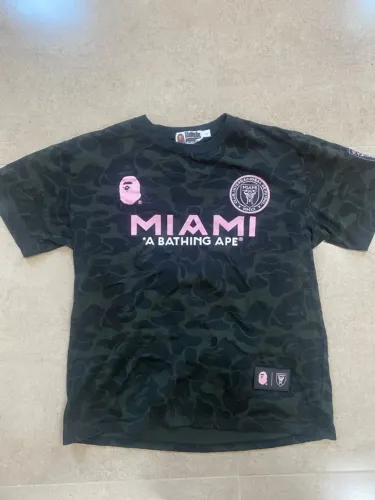 camisa bape x inter miami cf camo tee - tam g