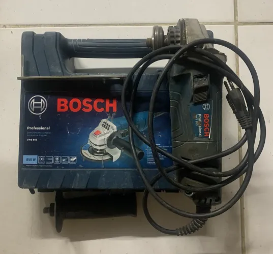Vendo esmerilhadeira seminova 300 reais