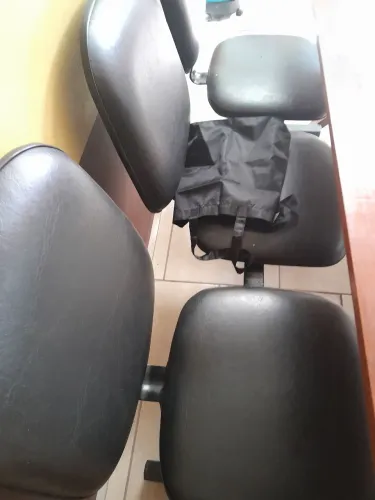 Vende-se banco pra escritório três lugar
