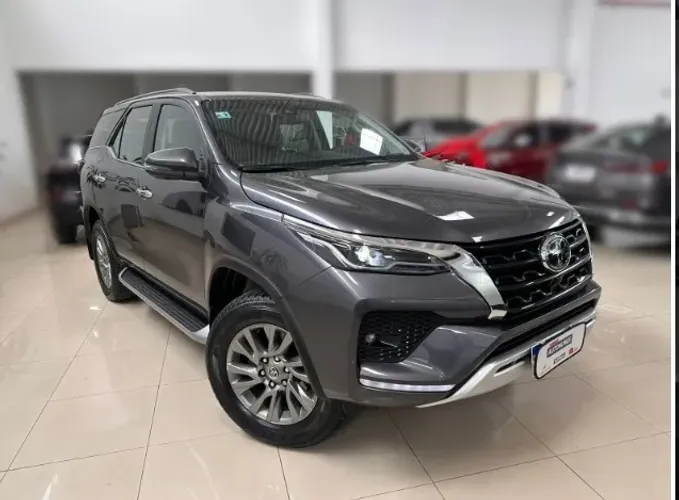 Toyota Hilux SW4 SRX 4X4 2.8 TDI 16V Dies. Aut. 2024