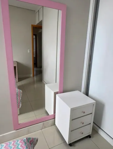 Espelho cor de rosa grande e boa qualidade