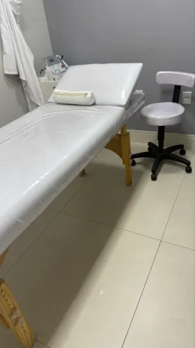 Vendo 2 macas, acompanha mocho