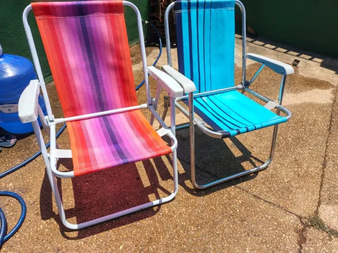 ?Vendo as 2 cadeiras por R$ 130 ....Uma delas é da Marca Tramontina