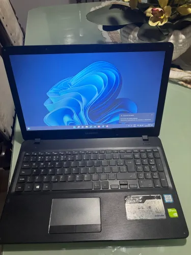 Notebook Samsung Expert core i5/ 8GB de RAM/ Placa de vídeo Nvidea